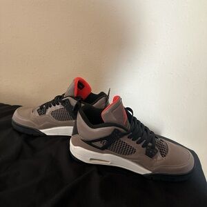 Jordan 4 Retro Taupe Haze